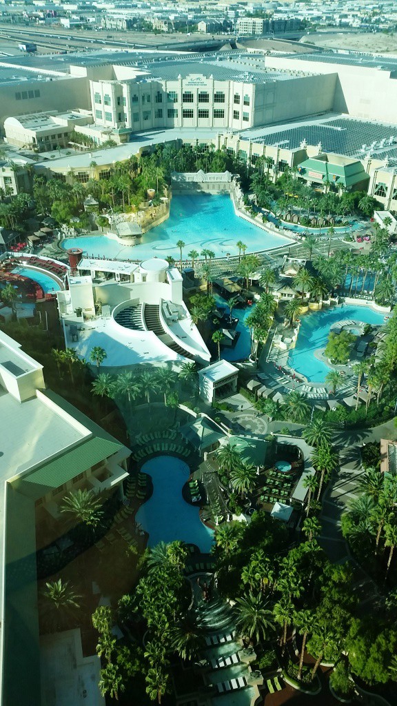 Les piscines du Mandala Bay depuis notre chambre